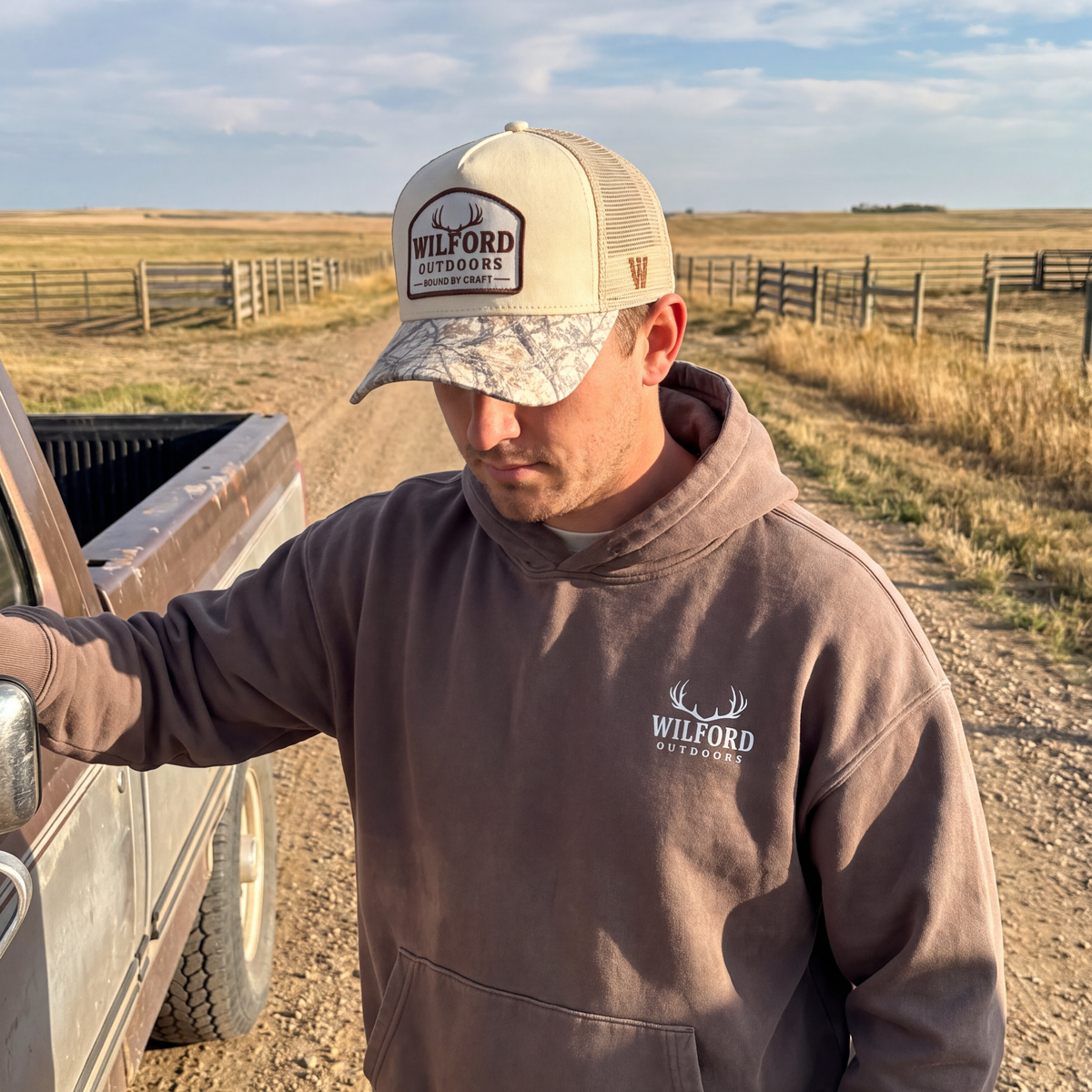 Wilford Outdoors Hoodie - Vintage Brown